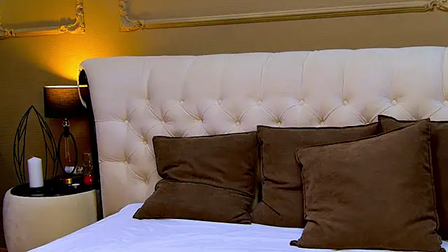 YourSweetArya online show from March 26, 2026, 3:06 pm