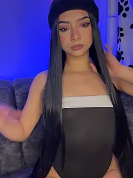 LARIISSAEVANS online show from July 8, 2026, 3:55 am
