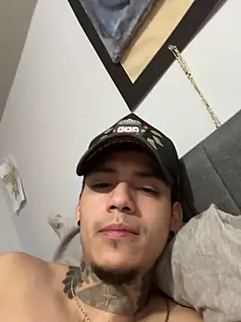 Snapshot of comecucas300 chatting on February 10, 2026, 12:26 am comecucas300 online show from February 10, 2026, 12:26 am