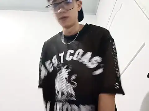 Snapshot of Santi_Princex chatting on February 11, 2026, 11:21 pm Santi Princex online show from February 11, 2026, 11:21 pm