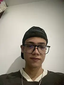 Snapshot of Santi_Princex chatting on February 22, 2026, 2:45 am Santi Princex online show from February 22, 2026, 2:45 am