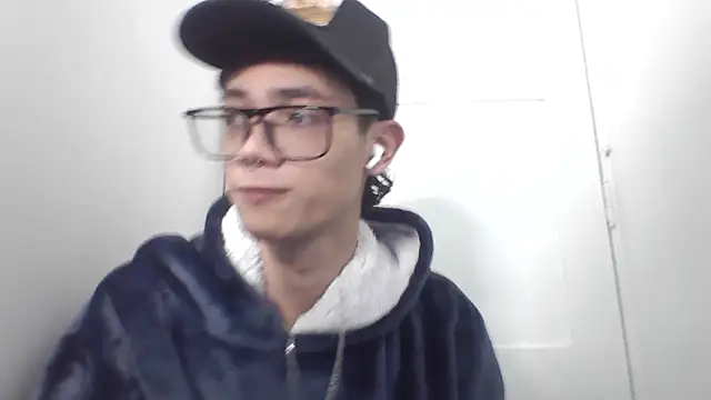 Snapshot of Santi_Princex chatting on February 27, 2026, 6:24 am Santi Princex online show from February 27, 2026, 6:24 am