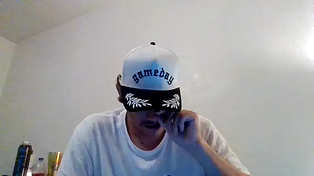 Tallhungandcloudy online show from February 19, 2026, 8:21 am