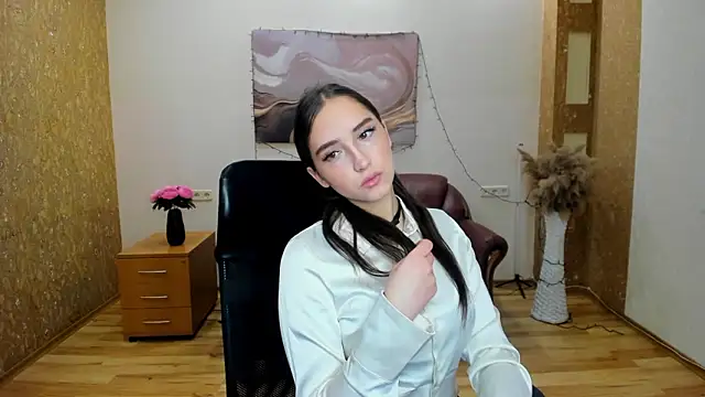 Effy Royse online show from February 11, 2026, 6:51 am