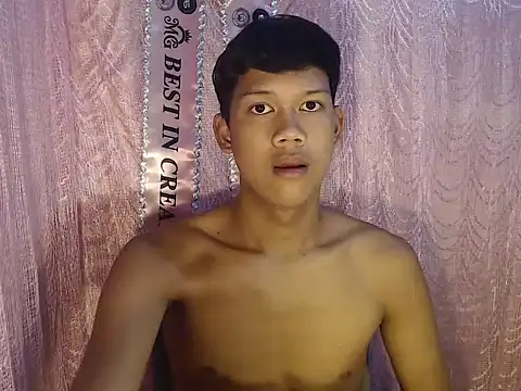 Snapshot of UrAsian_Turjak chatting on July 23, 2026, 4:21 am UrAsian Turjak online show from July 23, 2026, 4:21 am