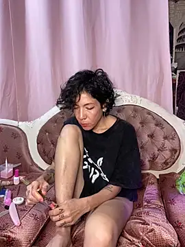 Snapshot of JeanneDuval8888 chatting on February 21, 2026, 12:44 am JeanneDuval8888 online show from February 21, 2026, 12:44 am