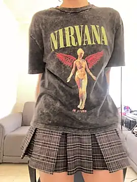 JeanneDuval8888 online show from April 16, 2026, 11:29 pm