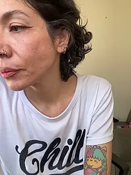 JeanneDuval8888 online show from May 7, 2026, 11:43 pm