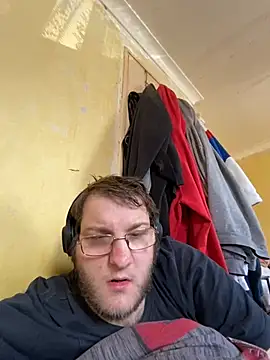 Snapshot of paulsurrey12 chatting on July 16, 2026, 2:12 pm paulsurrey12 online show from July 16, 2026, 2:12 pm
