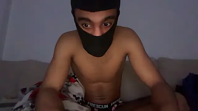 Snapshot of reubeu2pnm chatting on February 13, 2026, 3:35 am reubeu2pnm online show from February 13, 2026, 3:35 am