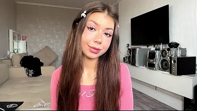 You Club Winx online show from April 4, 2026, 7:06 am