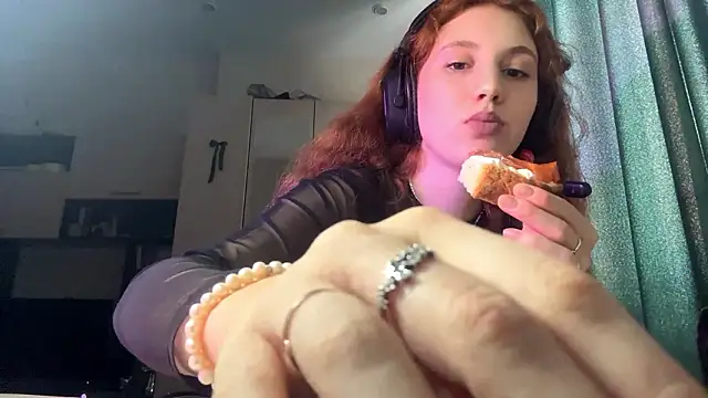 AliceCarrol online show from February 24, 2026, 12:25 pm