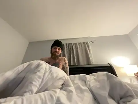 Snapshot of fun_couple_cum chatting on February 22, 2026, 4:57 am fun couple cum online show from February 22, 2026, 4:57 am