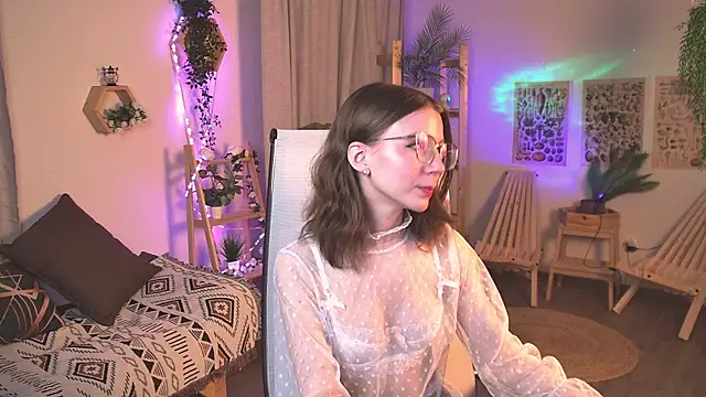 ElliFrankenweenie online show from April 2, 2026, 6:22 am