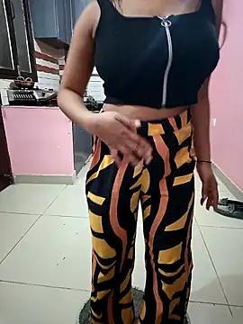 Anaya000 online show from February 16, 2026, 7:32 pm