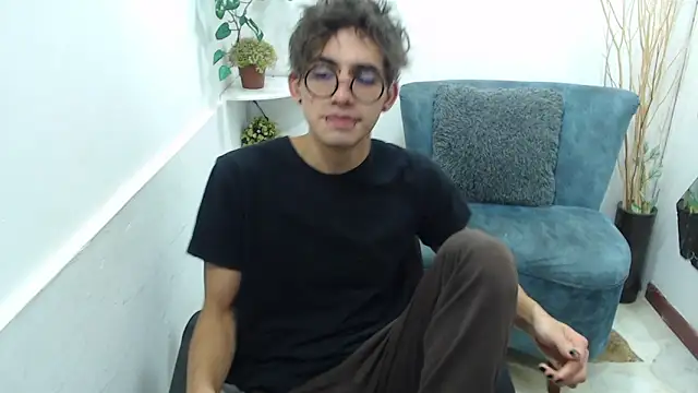 Snapshot of AaronBeer_ chatting on February 27, 2026, 11:54 am AaronBeer online show from February 27, 2026, 11:54 am