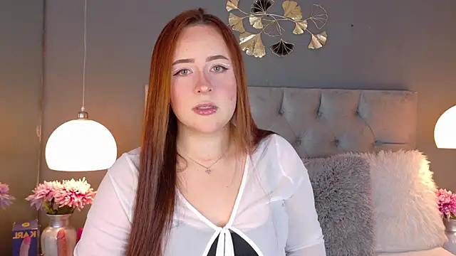FoxieNova online show from July 8, 2026, 2:32 pm