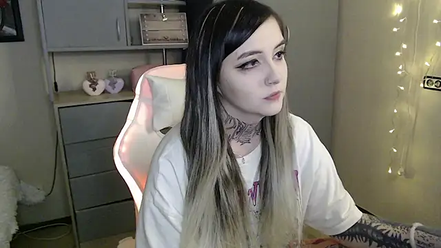 Rin Tozier online show from March 24, 2026, 1:10 am