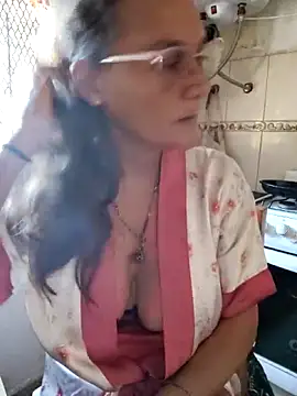 Nanybeach online show from February 13, 2026, 8:16 pm