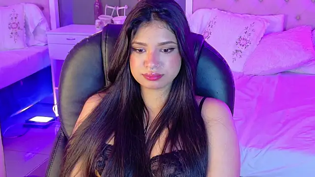 Snapshot of Hana_Stone chatting on February 25, 2026, 3:32 pm Hana Stone online show from February 25, 2026, 3:32 pm