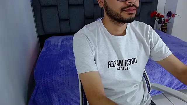 Snapshot of J_black_ chatting on February 13, 2026, 8:05 pm J black online show from February 13, 2026, 8:05 pm