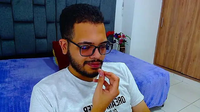 Snapshot of J_black_ chatting on February 26, 2026, 9:03 pm J black online show from February 26, 2026, 9:03 pm