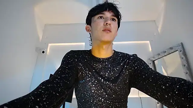 jullian ricci online show from April 6, 2026, 12:19 am