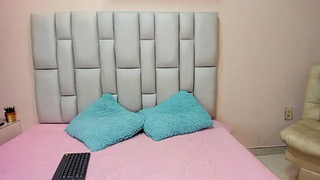 Snapshot of sugar_doll1 chatting on February 20, 2026, 10:54 pm sugar doll1 online show from February 20, 2026, 10:54 pm