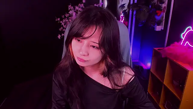 Snapshot of May_Ling chatting on June 21, 2026, 11:24 am May Ling online show from June 21, 2026, 11:24 am