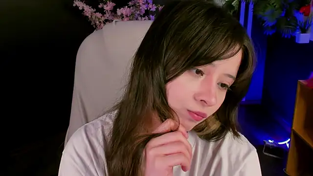 Snapshot of May_Ling chatting on July 16, 2026, 11:27 am May Ling online show from July 16, 2026, 11:27 am