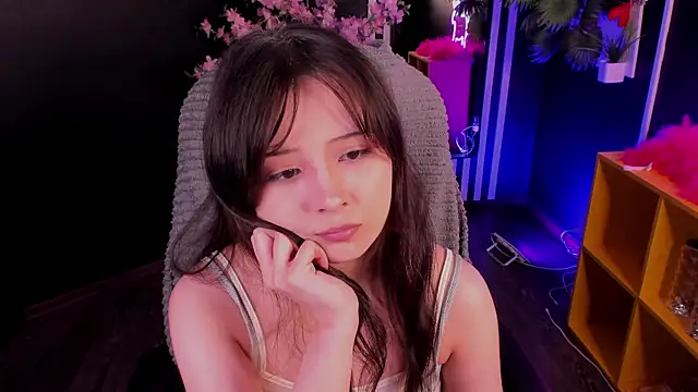 Snapshot of May_Ling chatting on August 5, 2026, 11:13 am May Ling online show from August 5, 2026, 11:13 am