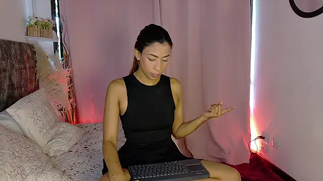 MelanyStone  online show from February 12, 2026, 1:39 pm