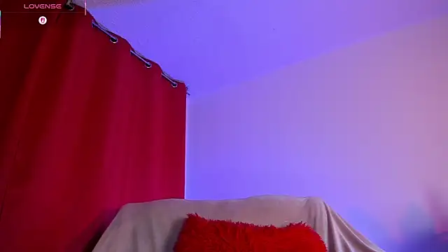 Snapshot of lilyruso chatting on July 17, 2026, 10:44 am lilyruso online show from July 17, 2026, 10:44 am