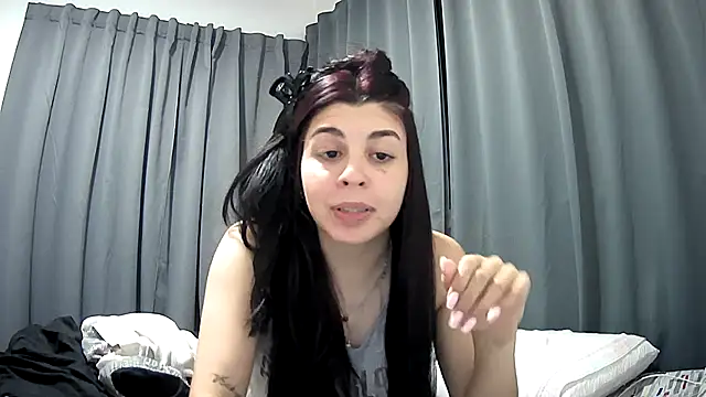 Snapshot of violetazein7 chatting on March 24, 2026, 12:26 am violetazein7 online show from March 24, 2026, 12:26 am