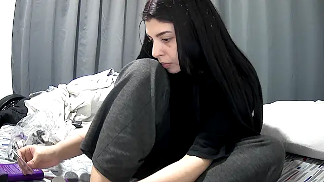 Snapshot of violetazein7 chatting on May 3, 2026, 2:06 am violetazein7 online show from May 3, 2026, 2:06 am