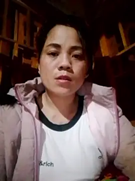 Snapshot of molly-xx chatting on February 19, 2026, 10:39 pm molly-xx online show from February 19, 2026, 10:39 pm