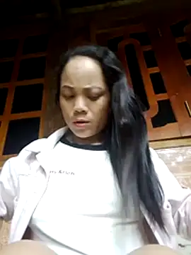 Snapshot of molly-xx chatting on July 2, 2026, 8:31 am molly-xx online show from July 2, 2026, 8:31 am