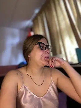 Snapshot of alaina_blesssed chatting on February 23, 2026, 3:53 pm alaina blesssed online show from February 23, 2026, 3:53 pm