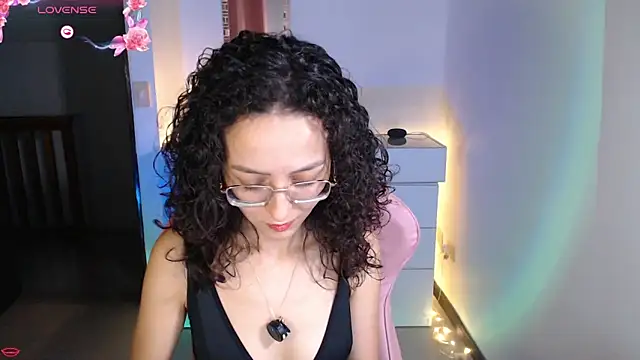 Snapshot of Alexia--27 chatting on February 22, 2026, 2:02 am Alexia--27 online show from February 22, 2026, 2:02 am