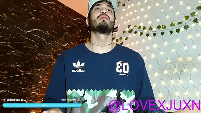 LovexJuxn8 online show from May 8, 2026, 11:43 pm