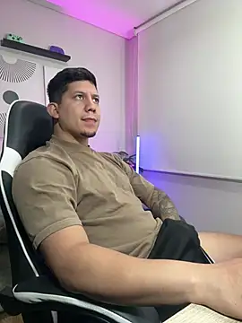 Snapshot of _robertobaggioo chatting on February 25, 2026, 12:15 pm robertobaggioo online show from February 25, 2026, 12:15 pm