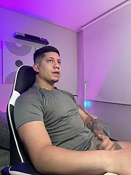  robertobaggioo online show from April 1, 2026, 12:28 pm