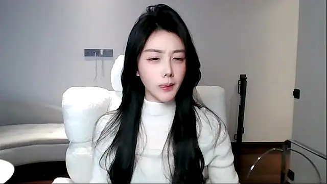 MedeLineayr online show from March 18, 2026, 5:49 pm