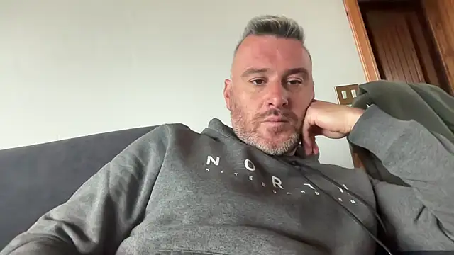 Snapshot of marcovik1 chatting on March 11, 2026, 12:33 pm marcovik1 online show from March 11, 2026, 12:33 pm