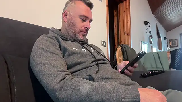 Snapshot of marcovik1 chatting on March 12, 2026, 8:53 am marcovik1 online show from March 12, 2026, 8:53 am