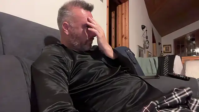 Snapshot of marcovik1 chatting on March 18, 2026, 10:35 pm marcovik1 online show from March 18, 2026, 10:35 pm