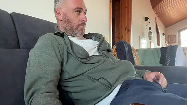 Snapshot of marcovik1 chatting on March 20, 2026, 11:37 am marcovik1 online show from March 20, 2026, 11:37 am