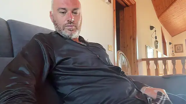 Snapshot of marcovik1 chatting on April 8, 2026, 7:30 am marcovik1 online show from April 8, 2026, 7:30 am