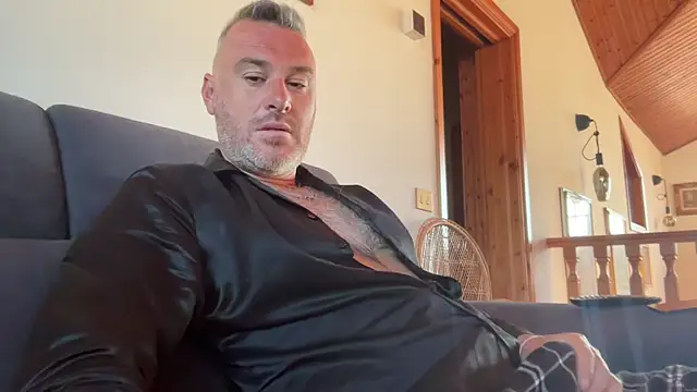 Snapshot of marcovik1 chatting on April 9, 2026, 6:30 am marcovik1 online show from April 9, 2026, 6:30 am