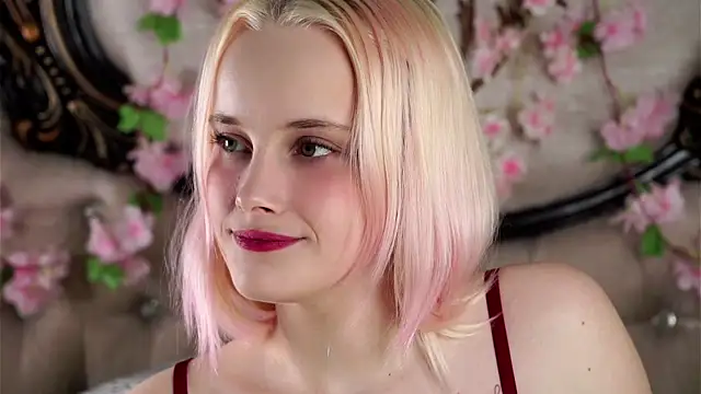 KirstinMcgeady online show from April 6, 2026, 11:11 am